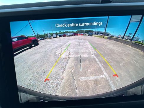 Used 2025 Jeep Wrangler Unlimited Sahara AWD/4WD image 30