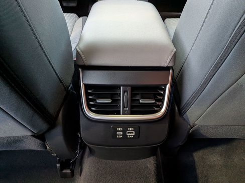 Used 2025 Subaru Outback Premium image 28