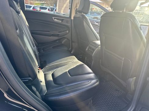 Used 2022 Ford Edge Titanium image 27