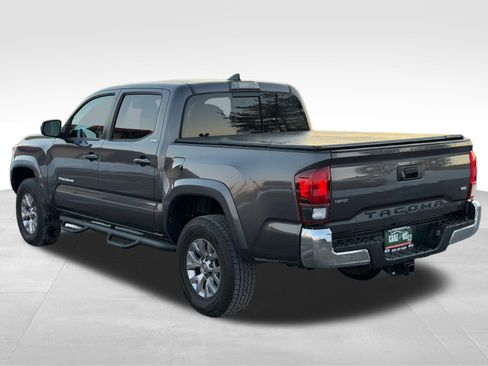 Used 2018 Toyota Tacoma SR5 image 9