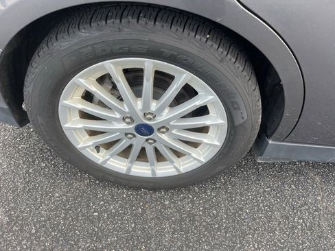 Used 2014 Ford C-MAX SE image 16