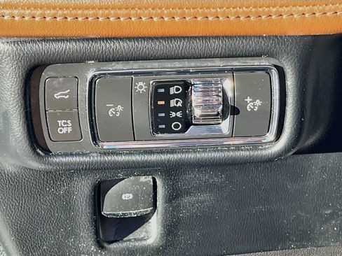 Used 2022 Lincoln Nautilus Reserve w/ Equipment Group 201A AWD/4WD image 10