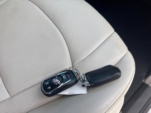 Used 2024 Buick Enclave Premium FWD image 9