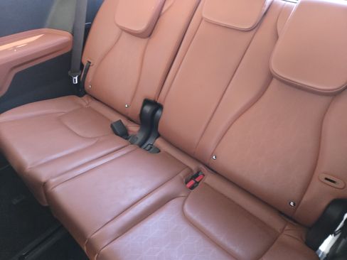 Used 2024 Kia Carnival SX FWD image 11