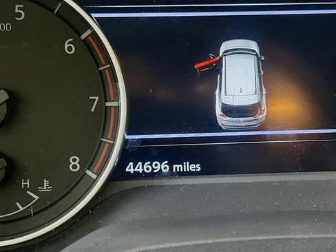 Used 2023 Nissan Rogue SV FWD image 18