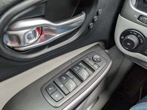 Used 2019 Jeep Cherokee Limited w/ Trailer Tow Group image 19