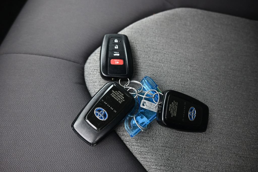Used 2021 Toyota Camry LE FWD image 48