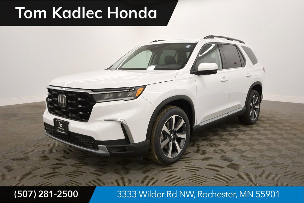 Used 2025 Honda Pilot Elite image 1