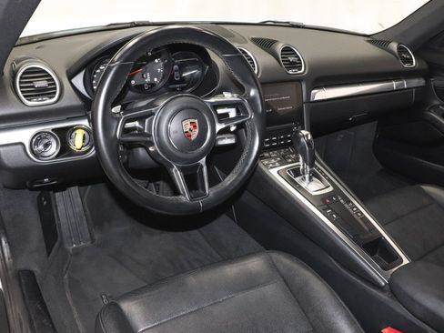 Used 2019 Porsche 718 Cayman image 17