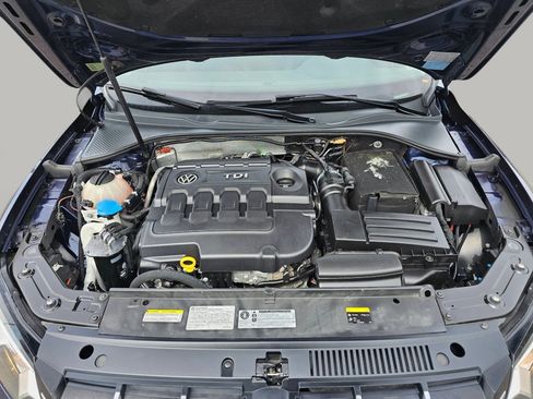 Used 2015 Volkswagen Passat TDI SEL Premium FWD image 17