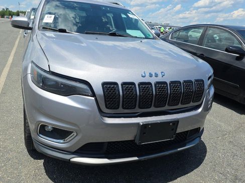 Used 2019 Jeep Cherokee Limited AWD/4WD image 2