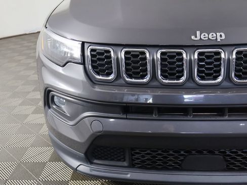 Used 2024 Jeep Compass Latitude AWD/4WD image 10