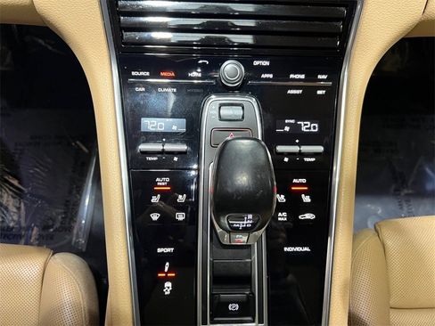 Used 2020 Porsche Panamera 4S image 34
