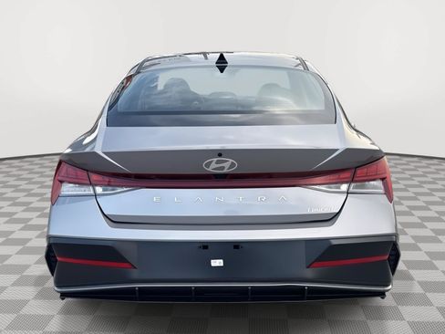 Used 2025 Hyundai Elantra Limited FWD image 5
