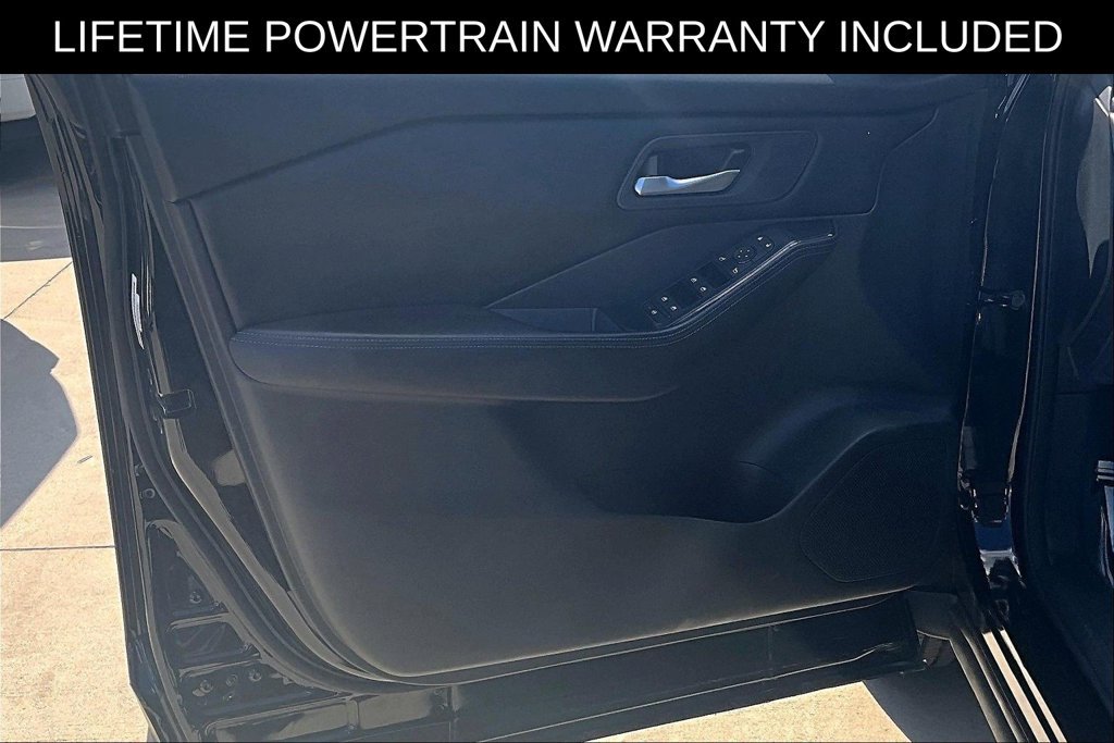 Used 2024 Nissan Rogue SV FWD image 15