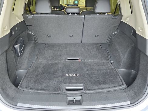 Used 2024 Nissan Rogue Platinum w/ Platinum Premium Package FWD image 14