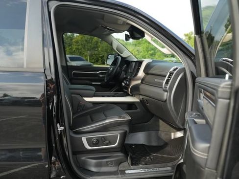 Used 2022 RAM 1500 Laramie AWD/4WD image 18