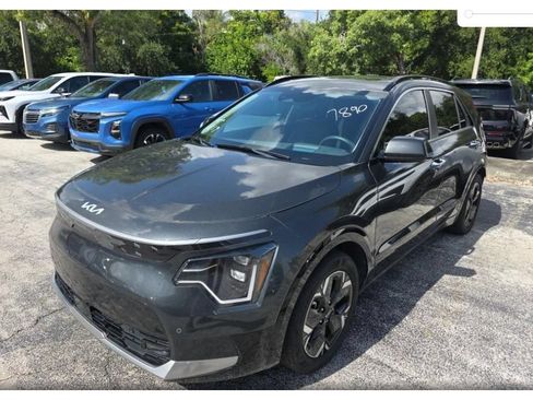 Used 2023 Kia Niro Wave FWD image 1
