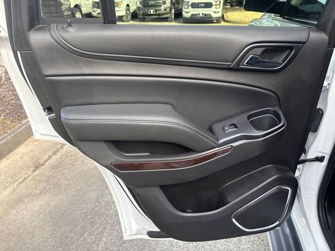 Used 2015 GMC Yukon SLE image 25