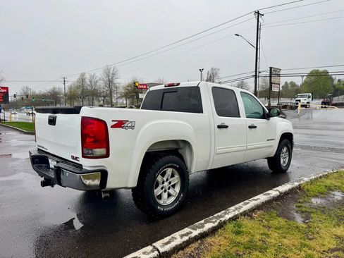 Used 2007 GMC Sierra 1500 SLE w/ SLE1 Preferred Package AWD/4WD image 3