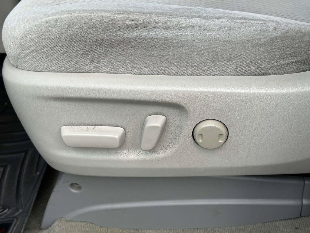 Used 2012 Toyota Sienna LE FWD image 20