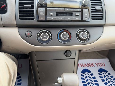 Used 2005 Toyota Camry image 26