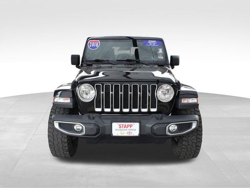 Used 2018 Jeep Wrangler Unlimited Sahara AWD/4WD image 8