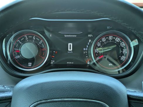 Used 2022 Dodge Challenger R/T RWD image 18
