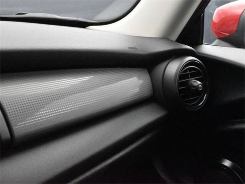 Used 2020 MINI Cooper 2-Door Hardtop w/ Storage Package image 12