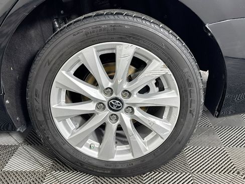 Used 2021 Toyota Camry LE image 35