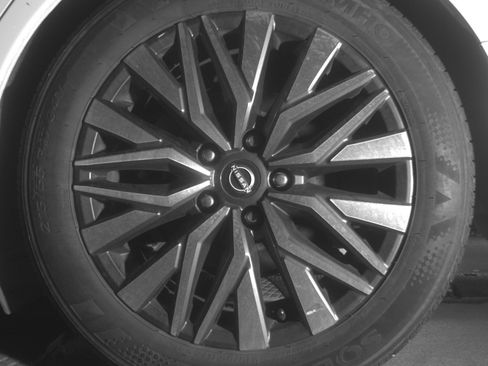 Used 2025 Nissan Altima 2.5 SV image 14