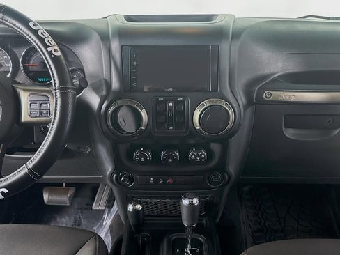 Used 2018 Jeep Wrangler Unlimited Sport image 38