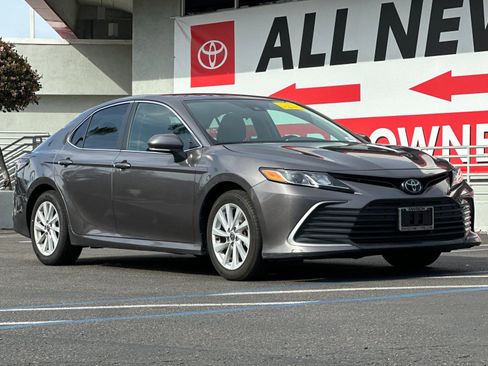 Used 2024 Toyota Camry LE FWD image 8