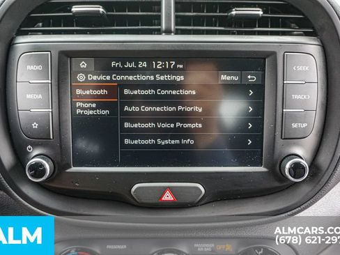 Used 2025 Kia Soul LX w/ LX Technology Package FWD image 36