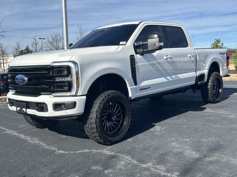Used 2025 Ford F250 Platinum w/ Tremor Off-Road Package image 5