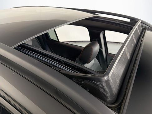 Certified 2023 Mercedes-Benz GLB 250 image 23
