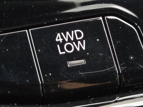 Used 2025 Jeep Grand Cherokee Summit AWD/4WD image 21