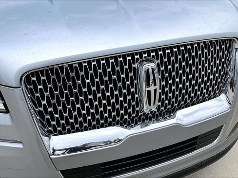 Used 2023 Lincoln Navigator Reserve RWD image 28