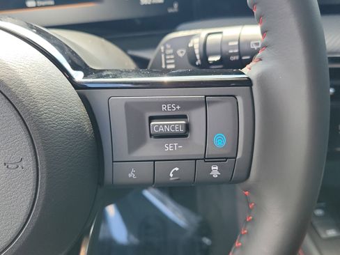 Certified 2025 Nissan Kicks SR FWD image 23