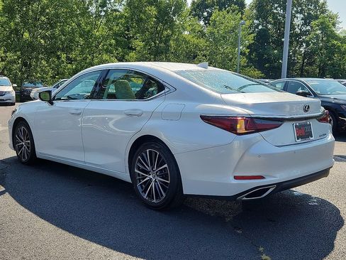 Used 2024 Lexus ES 350 w/ Premium Package FWD image 10