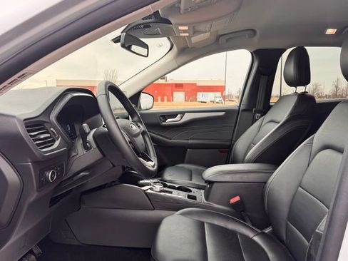 Used 2025 Ford Escape Platinum image 7