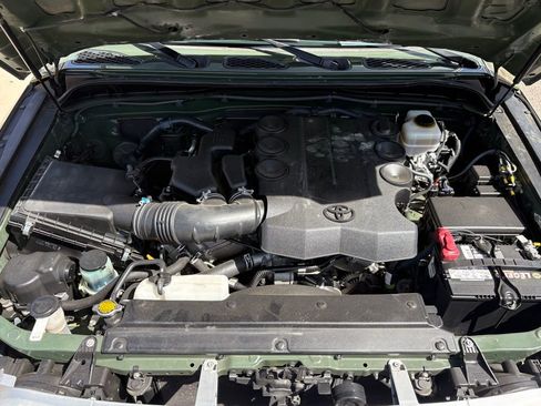 Used 2013 Toyota FJ Cruiser 4WD w/ Upgrade Pkg image 27