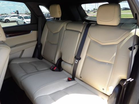 Used 2017 Cadillac XT5 Luxury AWD/4WD image 24