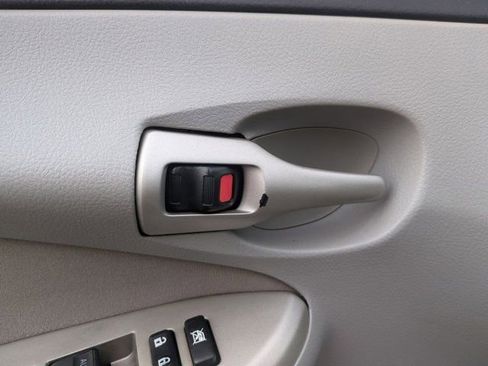 Used 2012 Toyota Corolla L image 14