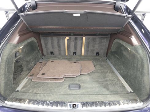 Used 2021 Bentley Bentayga AWD/4WD image 68
