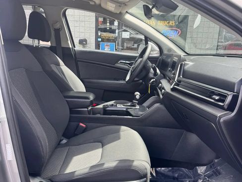 Used 2023 Kia Sportage LX FWD image 42