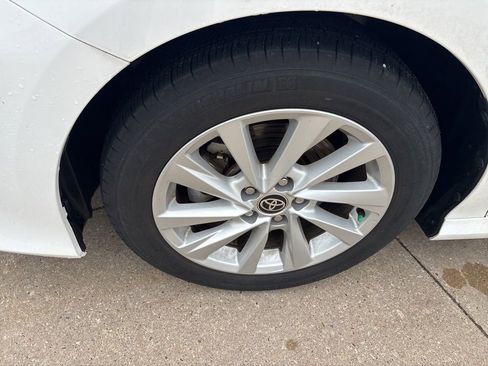 Used 2021 Toyota Camry LE image 11