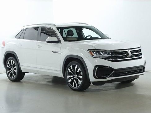 Used 2021 Volkswagen Atlas Cross Sport SEL R-Line w/ Luggage Net & Mats Package image 11