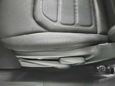 Used 2021 Jeep Renegade Latitude w/ Sun & Sound Group FWD image 18