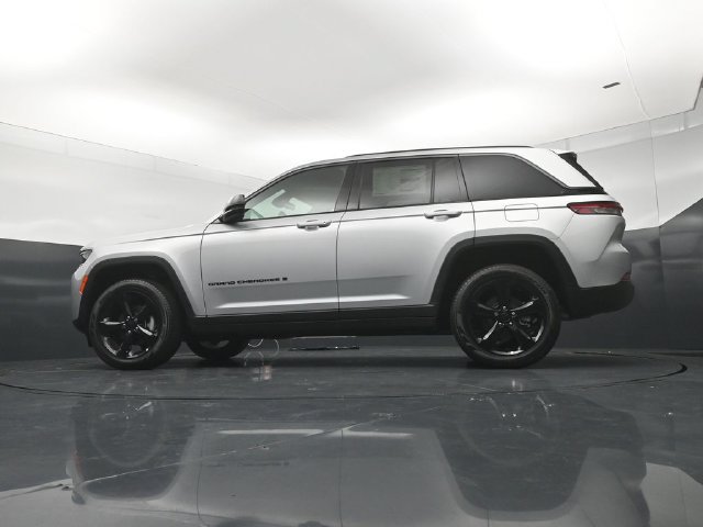 New 2026 Jeep Grand Cherokee Limited w/ Limited Altitude Package AWD/4WD image 21